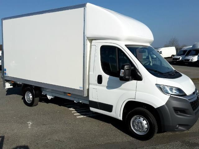 White luton van